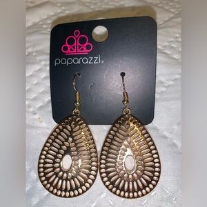 New! Gorgeous GOLD FILIGREE DANGLE EARRINGS